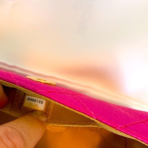 CHANEL 💕 Hot Pink Fuchsia Magenta Barbicore Barrel Vegan Quilted Silk Gold HW - Picture 11 of 16